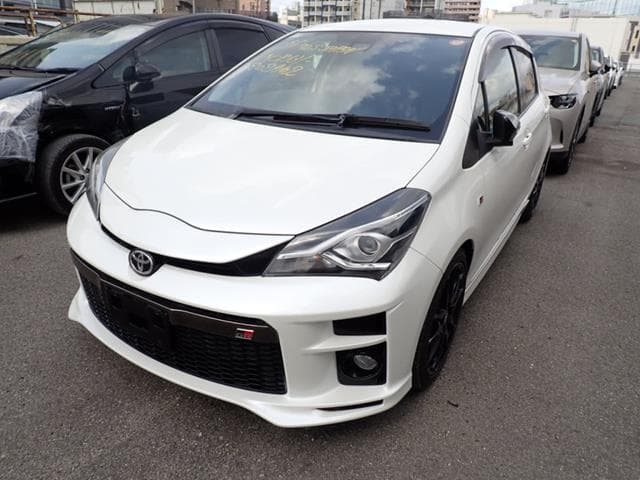 2018 TOYOTA VITZ